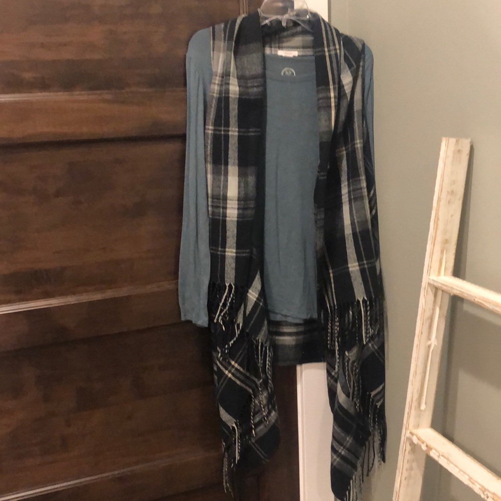 Long sleeve T and oversized sleeveless cardigan